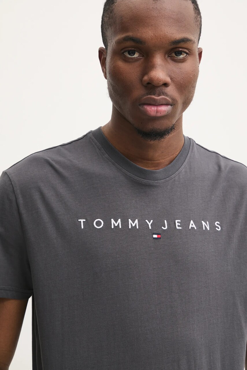 Tommy Jeans tricou din bumbac barbati, culoarea gri, cu imprimeu, DM0DM20744 Tommy Jeans tricou din bumbac barbati, culoarea gri, cu imprimeu, DM0DM20744