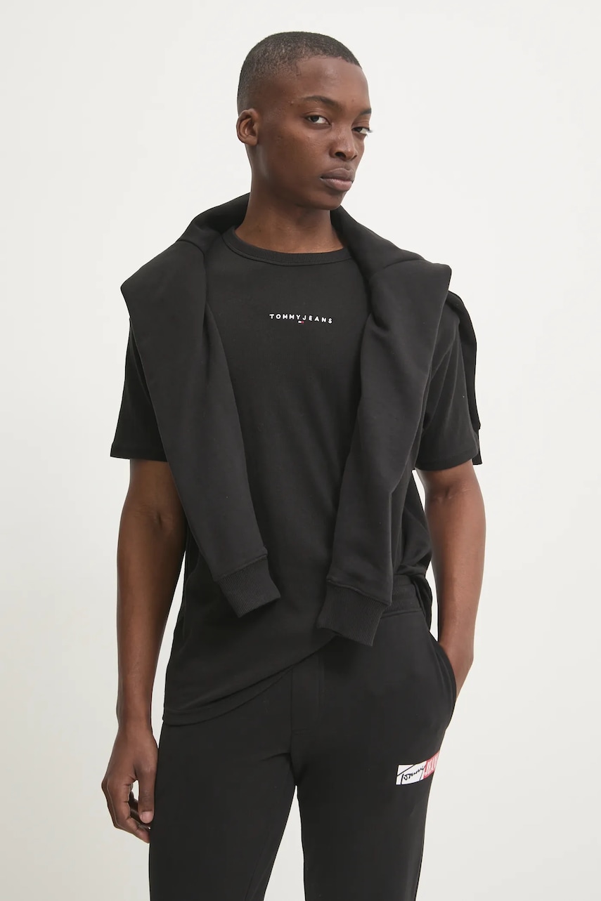 Tommy Jeans tricou din bumbac bărbați, culoarea negru, cu imprimeu, DM0DM21110 Tommy Jeans tricou din bumbac bărbați, culoarea negru, cu imprimeu, DM0DM21110