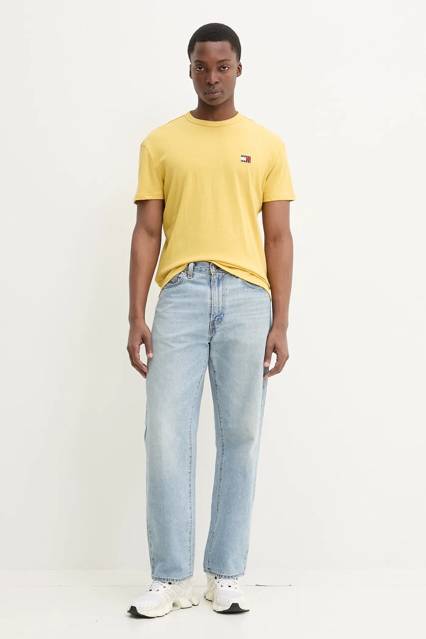 Хлопковая футболка Tommy Jeans мужская цвет жёлтый однотонная DM0DM20322 Хлопковая футболка Tommy Jeans мужская цвет жёлтый однотонная DM0DM20322
