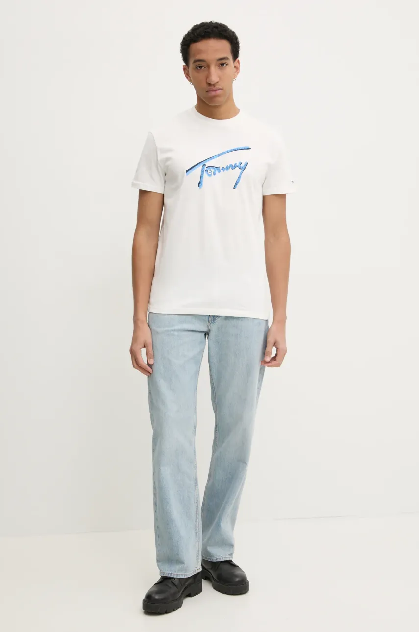 Футболка Tommy Jeans мужская цвет бежевый с принтом DM0DM21109 Футболка Tommy Jeans мужская цвет бежевый с принтом DM0DM21109