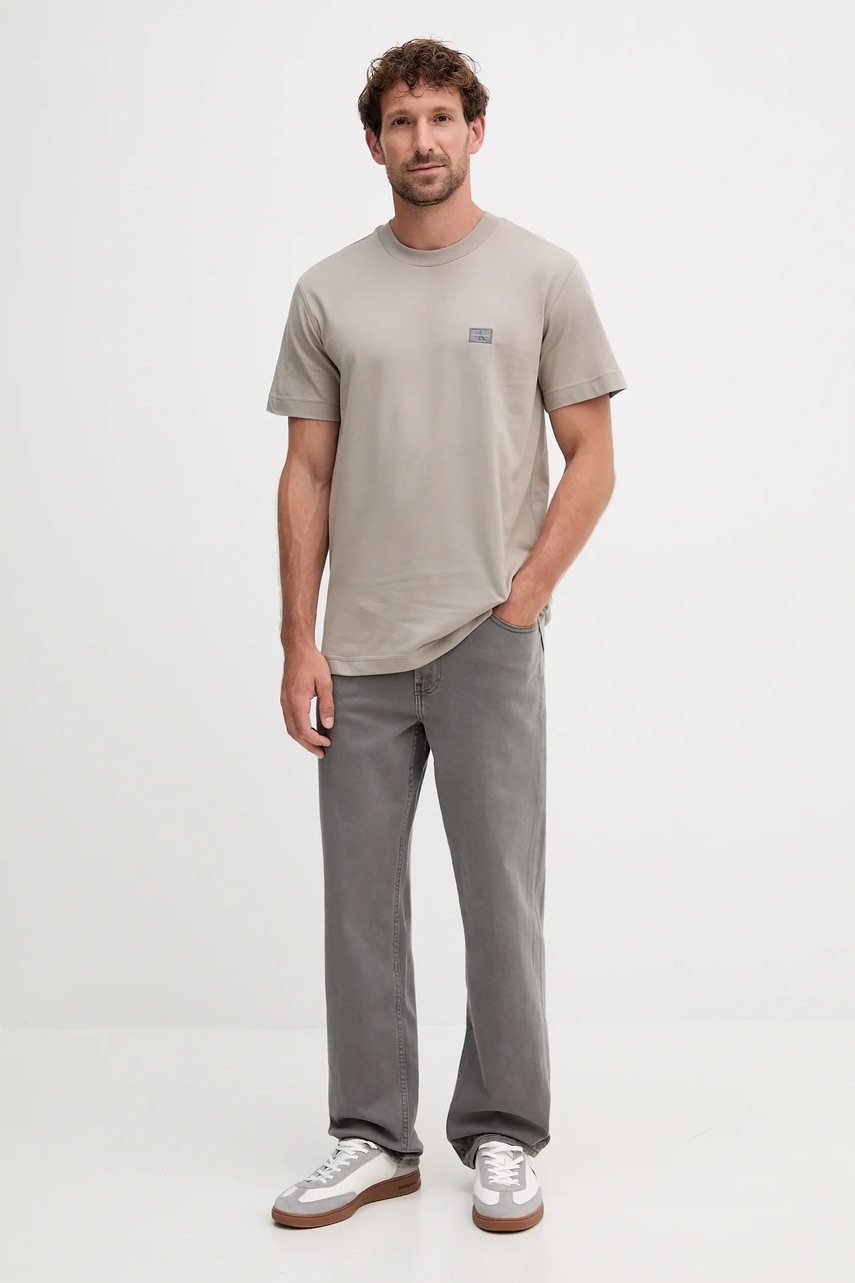 Футболка Calvin Klein Jeans мужская цвет серый однотонная J30J327100 Футболка Calvin Klein Jeans мужская цвет серый однотонная J30J327100