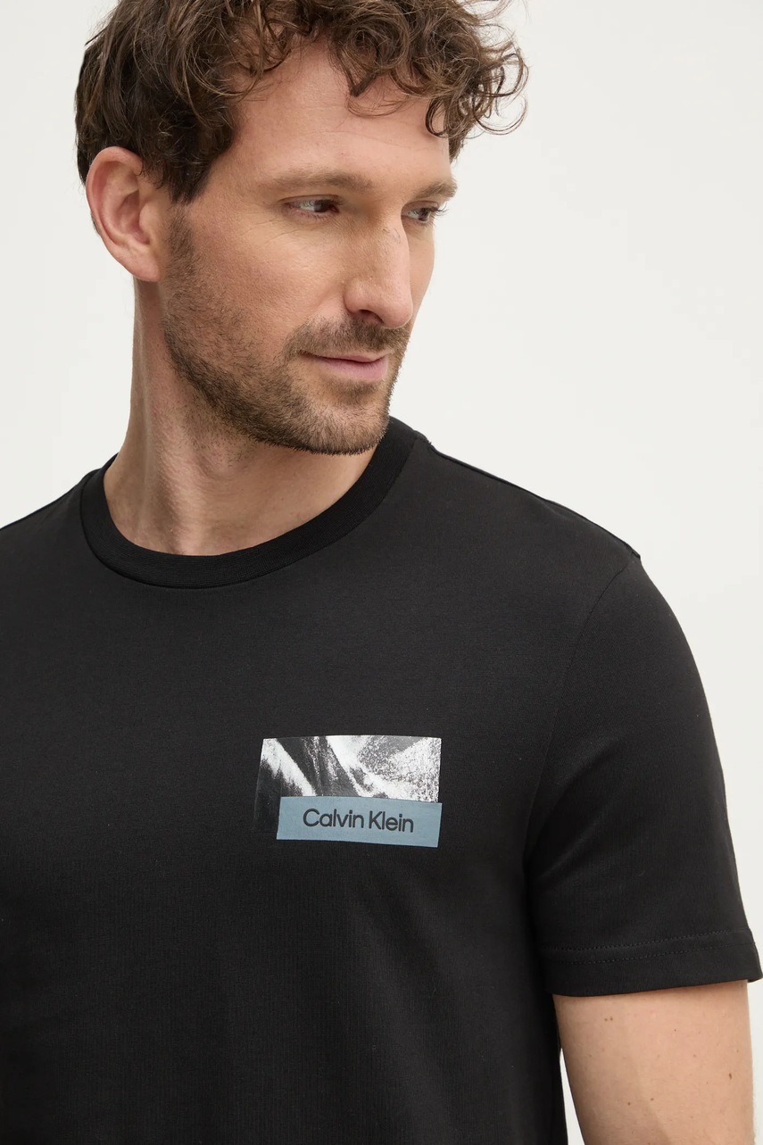 Βαμβακερό μπλουζάκι Calvin Klein ανδρικά, χρώμα: μαύρο, K10K113799 φωτογραφία