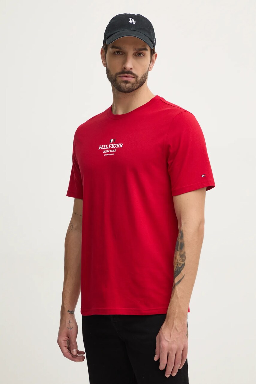 Levně Tričko Tommy Hilfiger červená barva, s potiskem, MW0MW38980