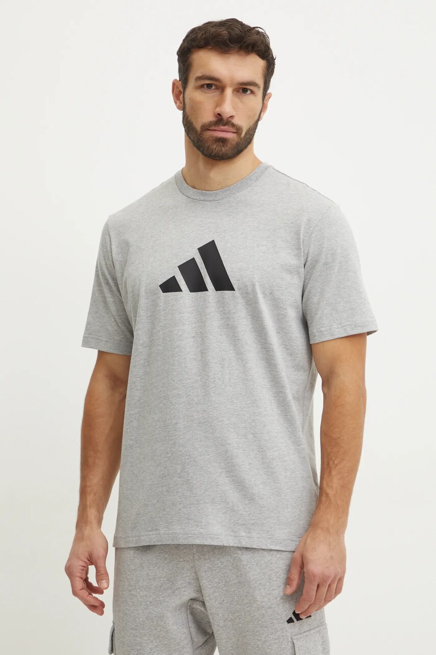 adidas tricou din bumbac Future Icons barbati, culoarea gri, cu imprimeu, JD4914