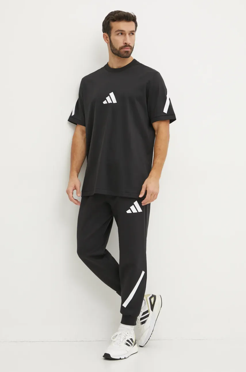 Хлопковая футболка adidas Z.N.E. мужская цвет чёрный с принтом JC7920 Хлопковая футболка adidas Z.N.E. мужская цвет чёрный с принтом JC7920