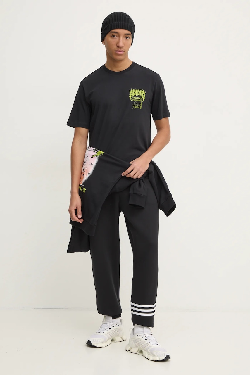 Хлопковая футболка adidas Originals Q12 TS DEATH мужская цвет чёрный с принтом JP2678 Хлопковая футболка adidas Originals Q12 TS DEATH мужская цвет чёрный с принтом JP2678