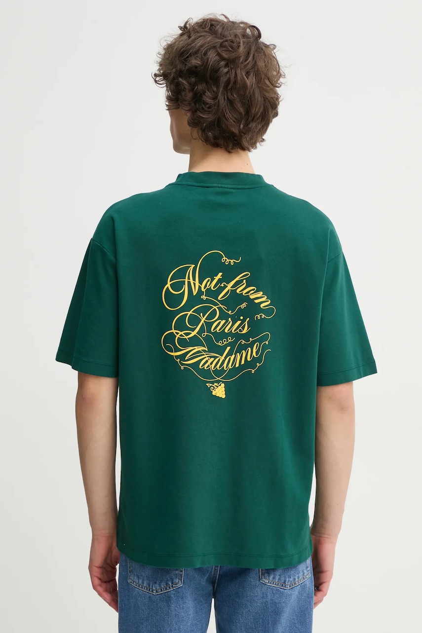 Drôle de Monsieur tricou din bumbac Le T-Shirt Slogan Vignes bărbați, culoarea verde, cu imprimeu, F-TS226-CO002-DGN Drôle de Monsieur tricou din bumbac Le T-Shirt Slogan Vignes bărbați, culoarea verde, cu imprimeu, F-TS226-CO002-DGN