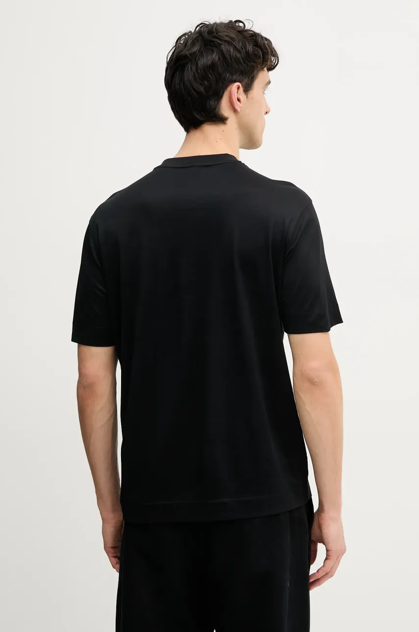 Футболка Emporio Armani мужская цвет чёрный с аппликацией EM001033 AF10017 Футболка Emporio Armani мужская цвет чёрный с аппликацией EM001033 AF10017