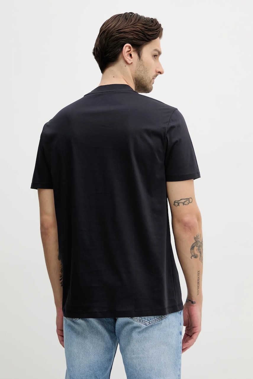 Хлопковая футболка Armani Exchange мужская цвет синий с аппликацией XM000358 AF10364 Хлопковая футболка Armani Exchange мужская цвет синий с аппликацией XM000358 AF10364