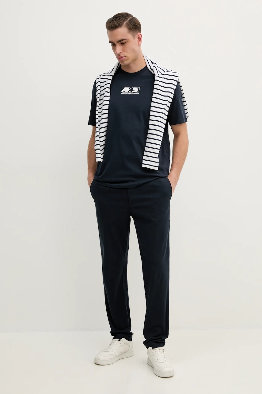 Хлопковая футболка Armani Exchange мужская цвет синий с аппликацией XM000538 AF10334 Хлопковая футболка Armani Exchange мужская цвет синий с аппликацией XM000538 AF10334