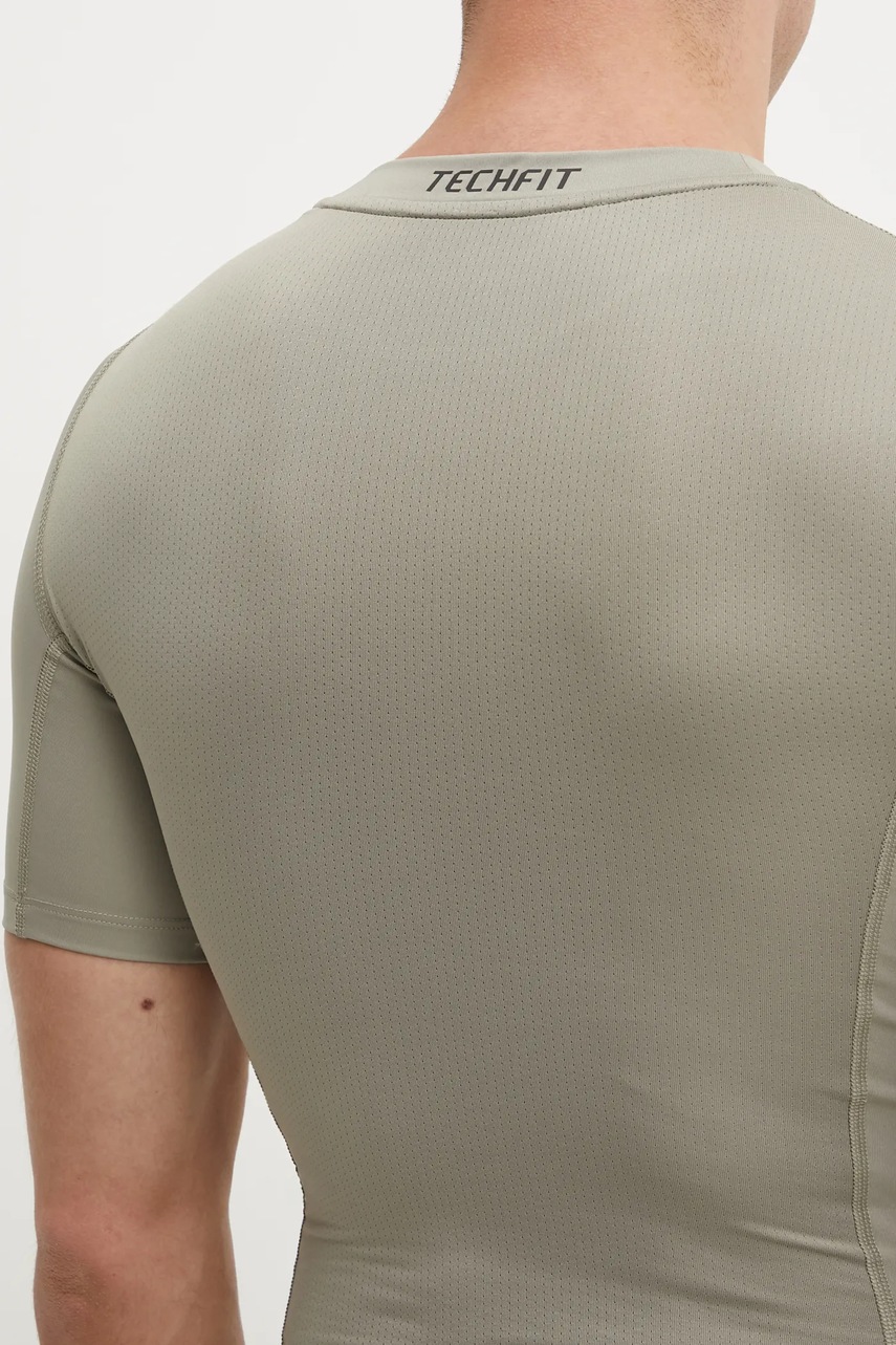 Μπλουζάκι προπόνησης adidas Performance Techfit χρώμα: πράσινο, JE6700 φωτογραφία