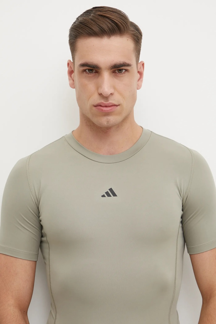 Μπλουζάκι προπόνησης adidas Performance Techfit χρώμα: πράσινο, JE6700 φωτογραφία