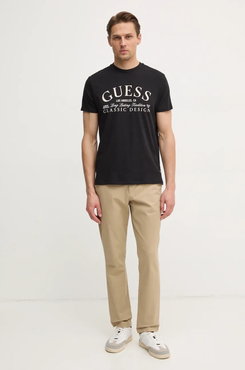 Хлопковая футболка Guess мужская цвет чёрный с аппликацией M5RI43 K9RM1 Хлопковая футболка Guess мужская цвет чёрный с аппликацией M5RI43 K9RM1