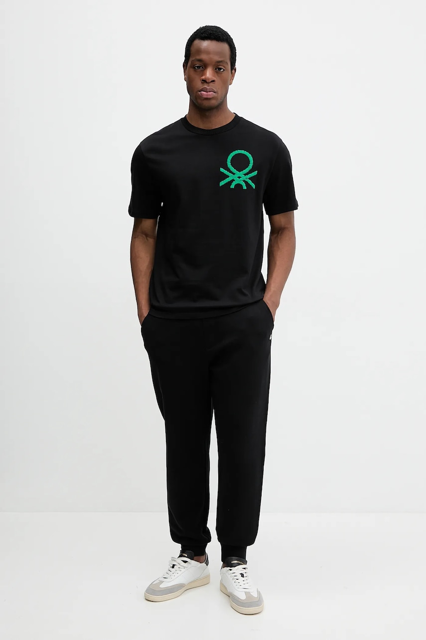 Хлопковая футболка United Colors of Benetton мужская цвет чёрный с принтом 3BL0U10A2 Хлопковая футболка United Colors of Benetton мужская цвет чёрный с принтом 3BL0U10A2