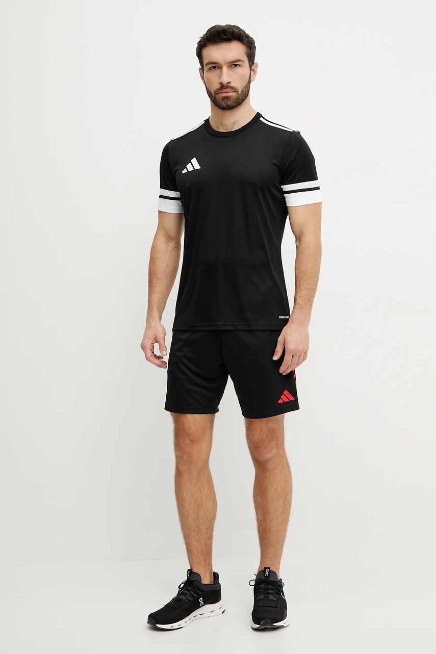 Футболка для тренинга adidas Performance Squad 25 цвет чёрный с аппликацией JG5832 Футболка для тренинга adidas Performance Squad 25 цвет чёрный с аппликацией JG5832