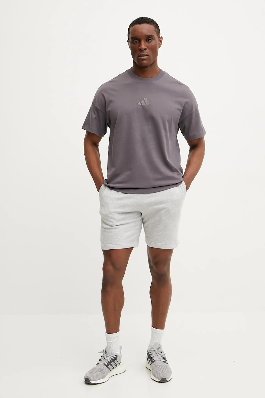 Хлопковая футболка adidas ALL SZN мужская цвет коричневый однотонная JI6402 Хлопковая футболка adidas ALL SZN мужская цвет коричневый однотонная JI6402
