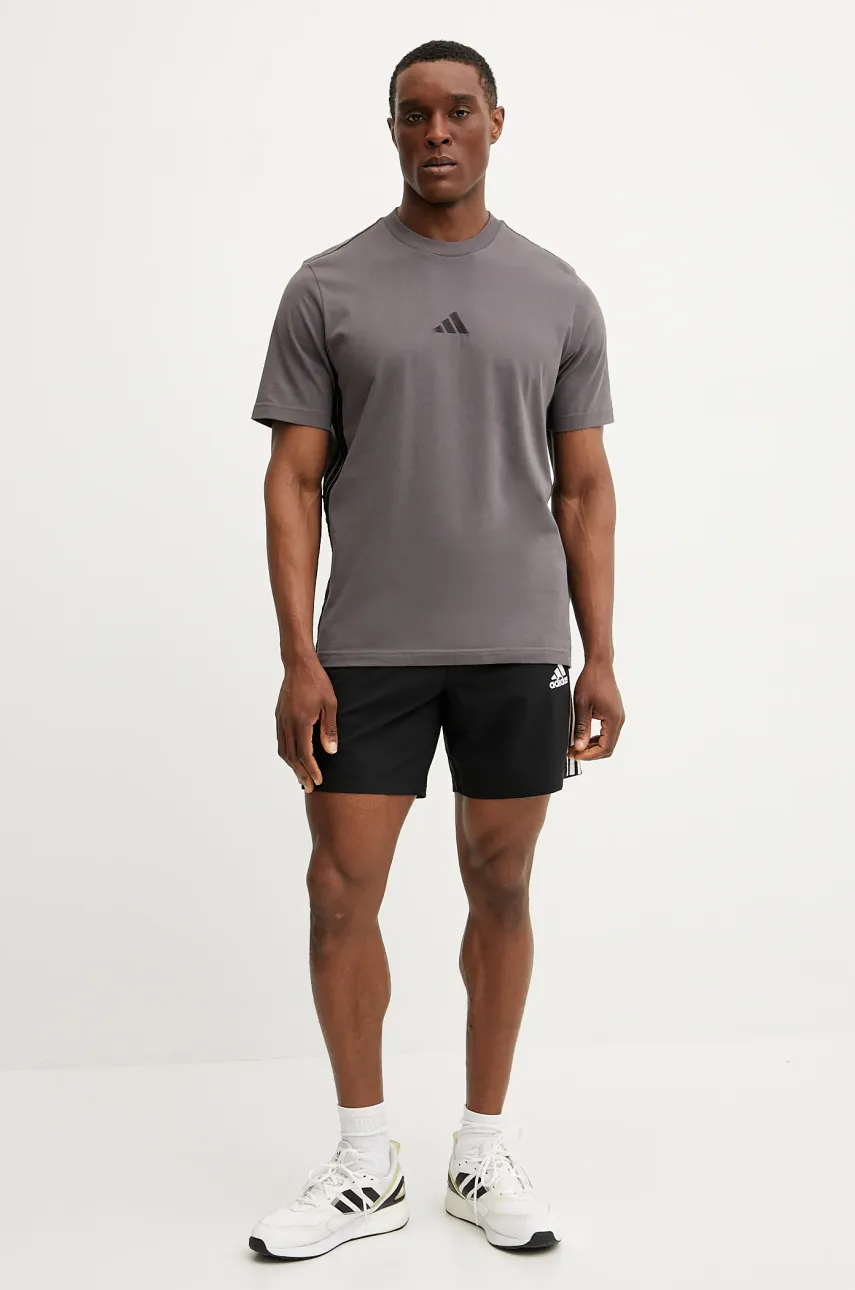 Хлопковая футболка adidas Essentials мужская с аппликацией JE6390 Хлопковая футболка adidas Essentials мужская с аппликацией JE6390
