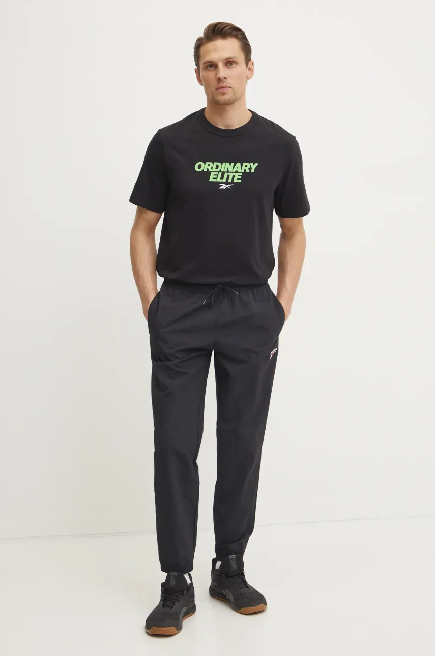 Хлопковая футболка Reebok Classic мужская цвет чёрный с принтом 100218824 Хлопковая футболка Reebok Classic мужская цвет чёрный с принтом 100218824