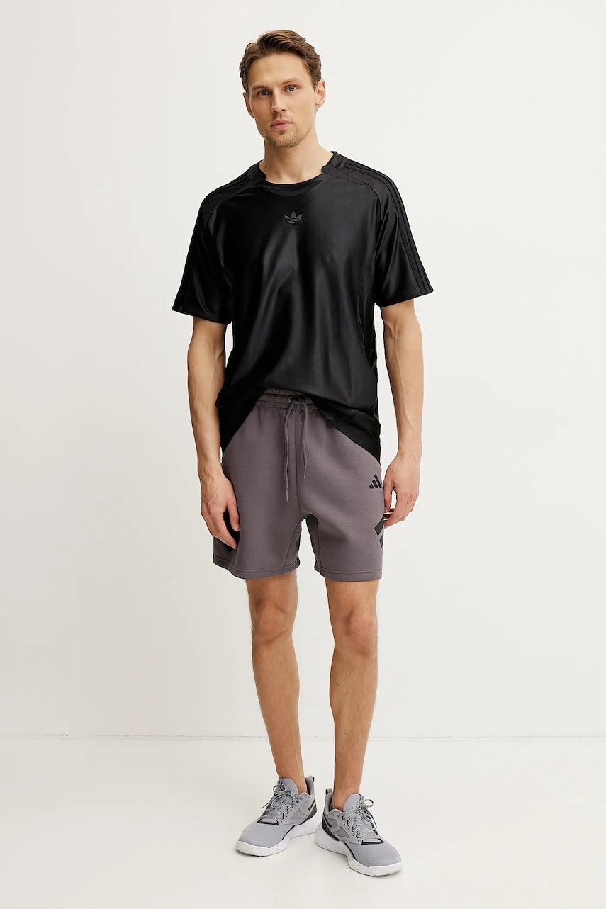 Футболка adidas Originals мужская цвет чёрный с аппликацией JM6745 Футболка adidas Originals мужская цвет чёрный с аппликацией JM6745
