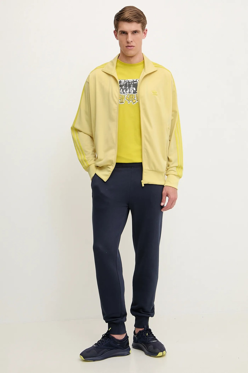 Хлопковая футболка adidas Originals Q12 TS Crowd цвет жёлтый с принтом JD0709 Хлопковая футболка adidas Originals Q12 TS Crowd цвет жёлтый с принтом JD0709
