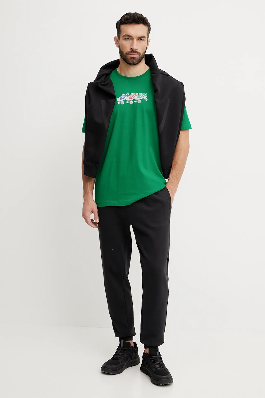 Хлопковая футболка adidas Originals Q12 TS Roller мужская цвет зелёный с принтом JP4493 Хлопковая футболка adidas Originals Q12 TS Roller мужская цвет зелёный с принтом JP4493