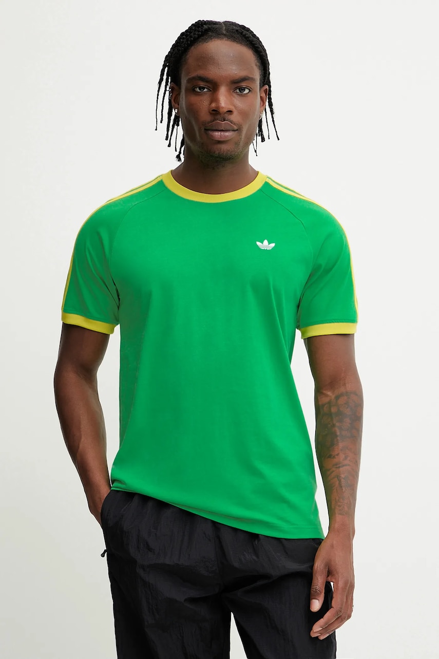 adidas Originals tricou din bumbac Q2 Monogram Cal culoarea verde, neted, JP4432 adidas Originals tricou din bumbac Q2 Monogram Cal culoarea verde, neted, JP4432