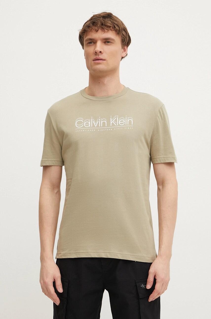 Levně Bavlněné tričko Calvin Klein zelená barva, s potiskem, K10K114149