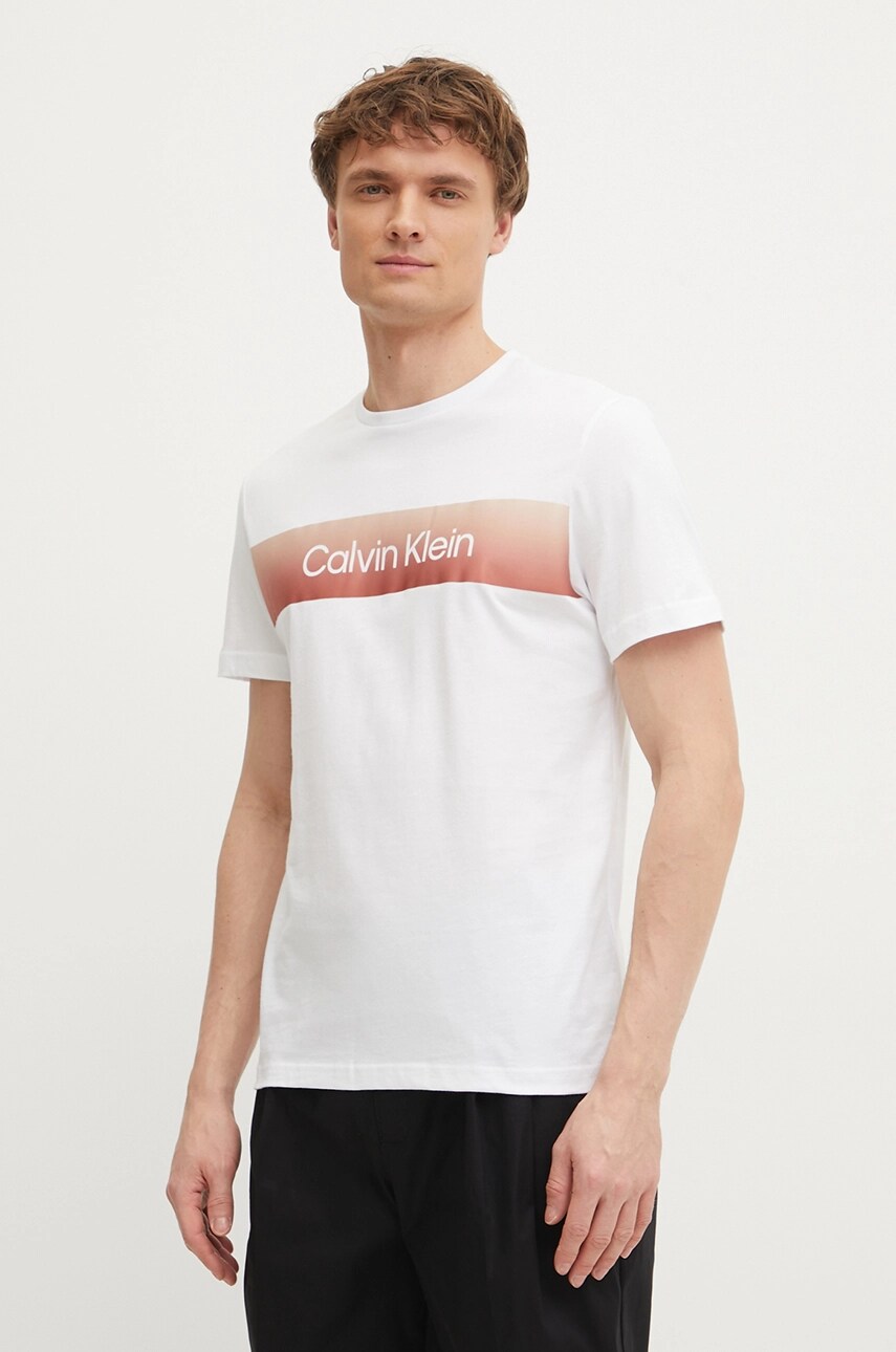 Levně Bavlněné tričko Calvin Klein bílá barva, s potiskem, K10K114163