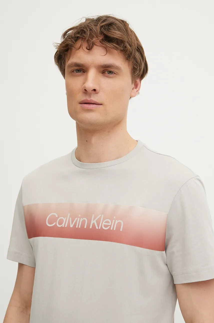 Хлопковая футболка Calvin Klein мужская цвет бежевый с принтом K10K114163 Хлопковая футболка Calvin Klein мужская цвет бежевый с принтом K10K114163