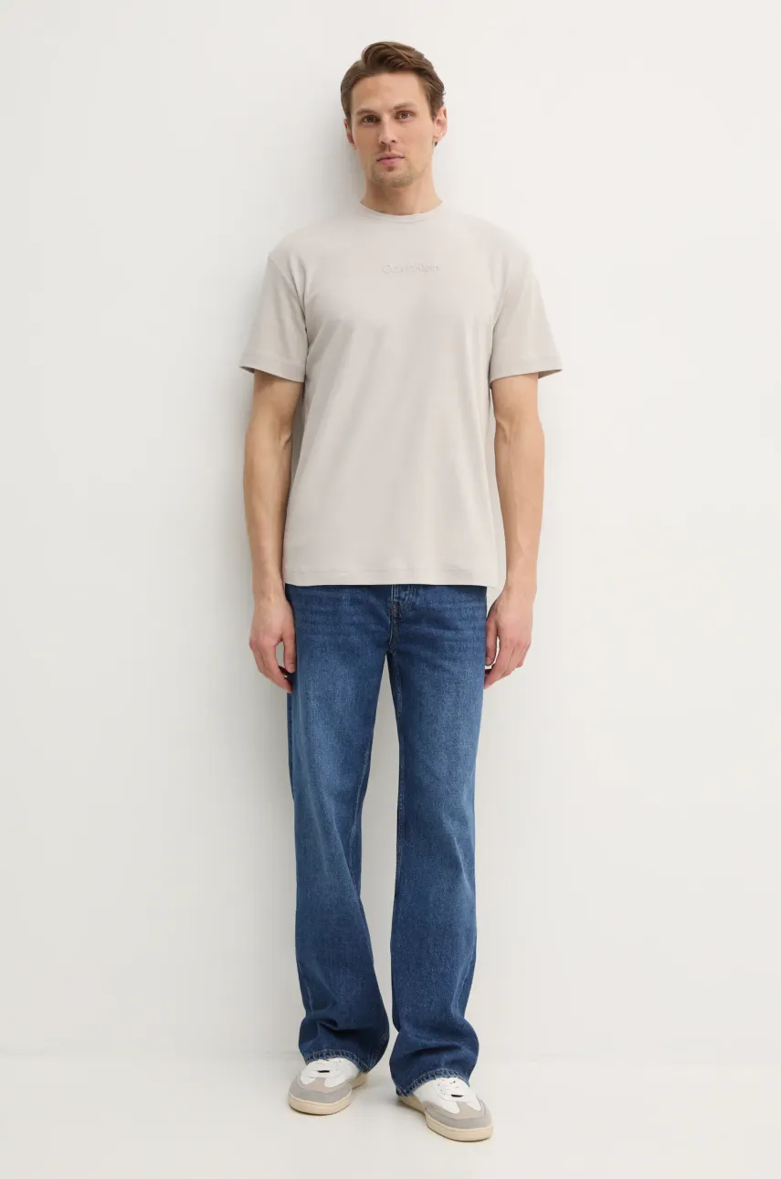 Хлопковая футболка Calvin Klein мужская цвет серый однотонная K10K114167 Хлопковая футболка Calvin Klein мужская цвет серый однотонная K10K114167