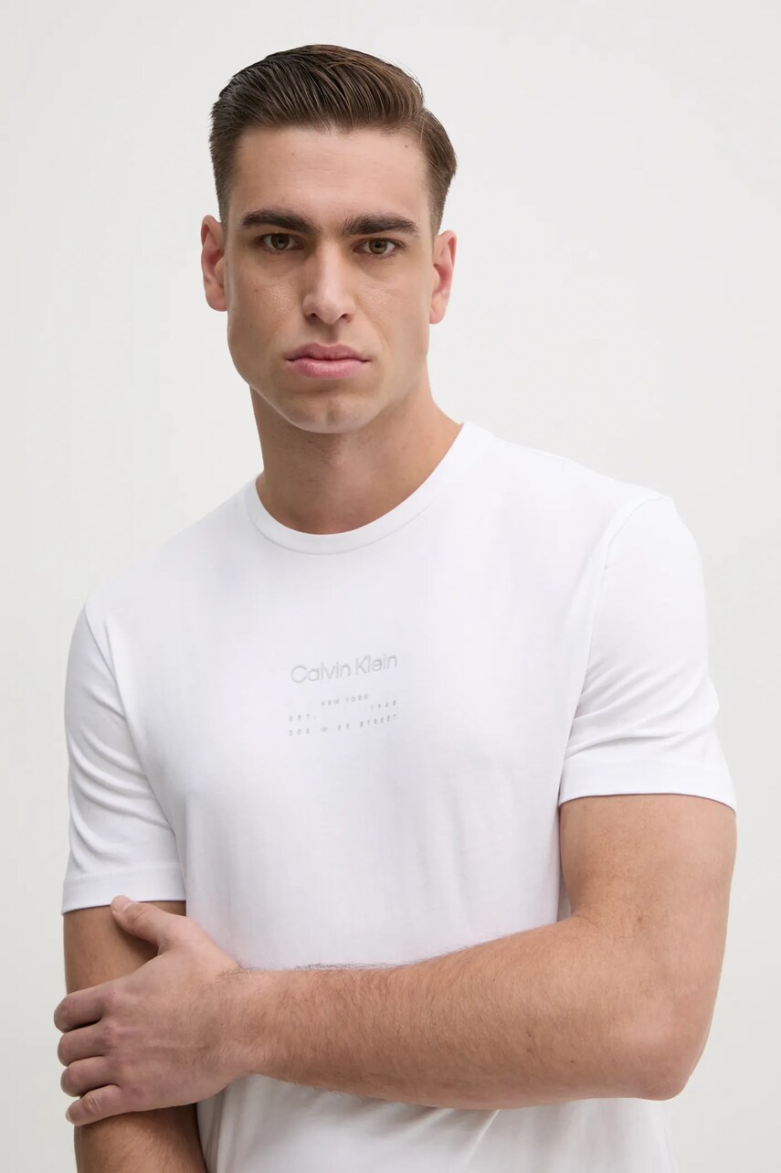 Levně Bavlněné tričko Calvin Klein bílá barva, s potiskem, K10K114172