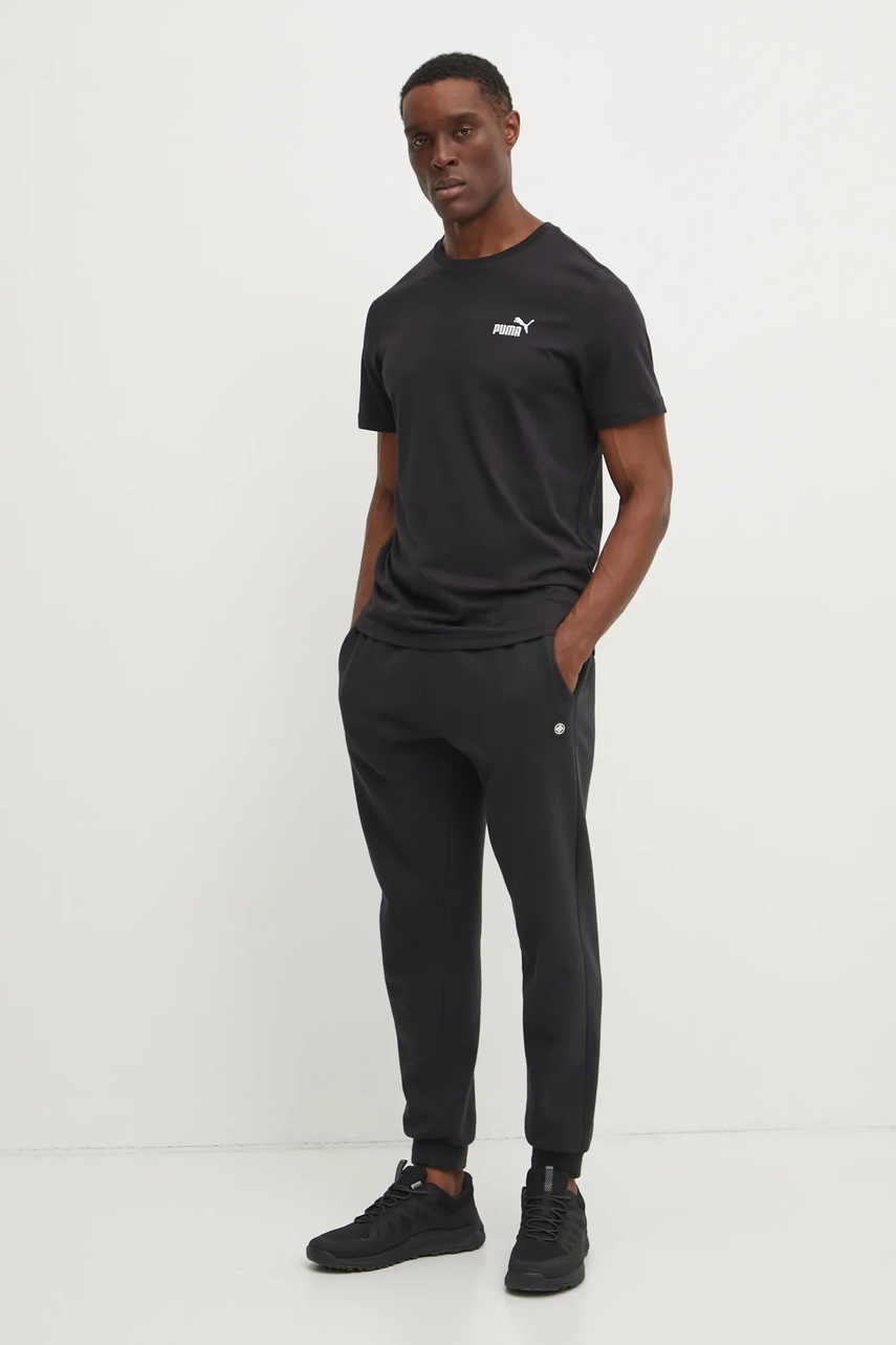 Хлопковая футболка Puma мужская цвет чёрный с аппликацией 682534 Хлопковая футболка Puma мужская цвет чёрный с аппликацией 682534