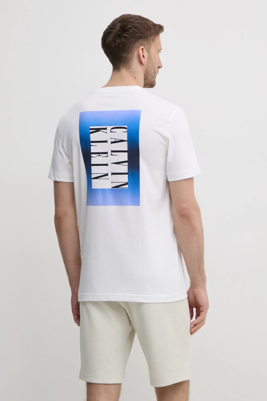 Levně Bavlněné tričko Calvin Klein Jeans bílá barva, s potiskem, J30J327478