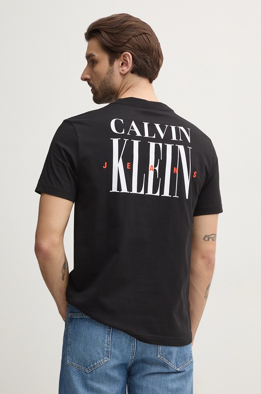 Levně Bavlněné tričko Calvin Klein Jeans černá barva, s potiskem, J30J327473