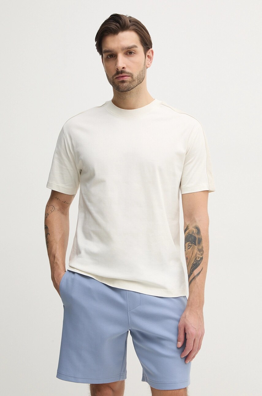 

Памучна тениска Calvin Klein Jeans в бежово с изчистен дизайн J30J327237, Бежов