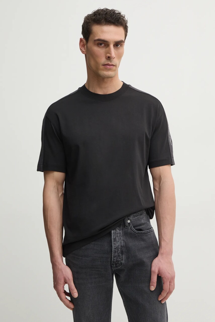 Levně Bavlněné tričko Calvin Klein Jeans černá barva, J30J327237