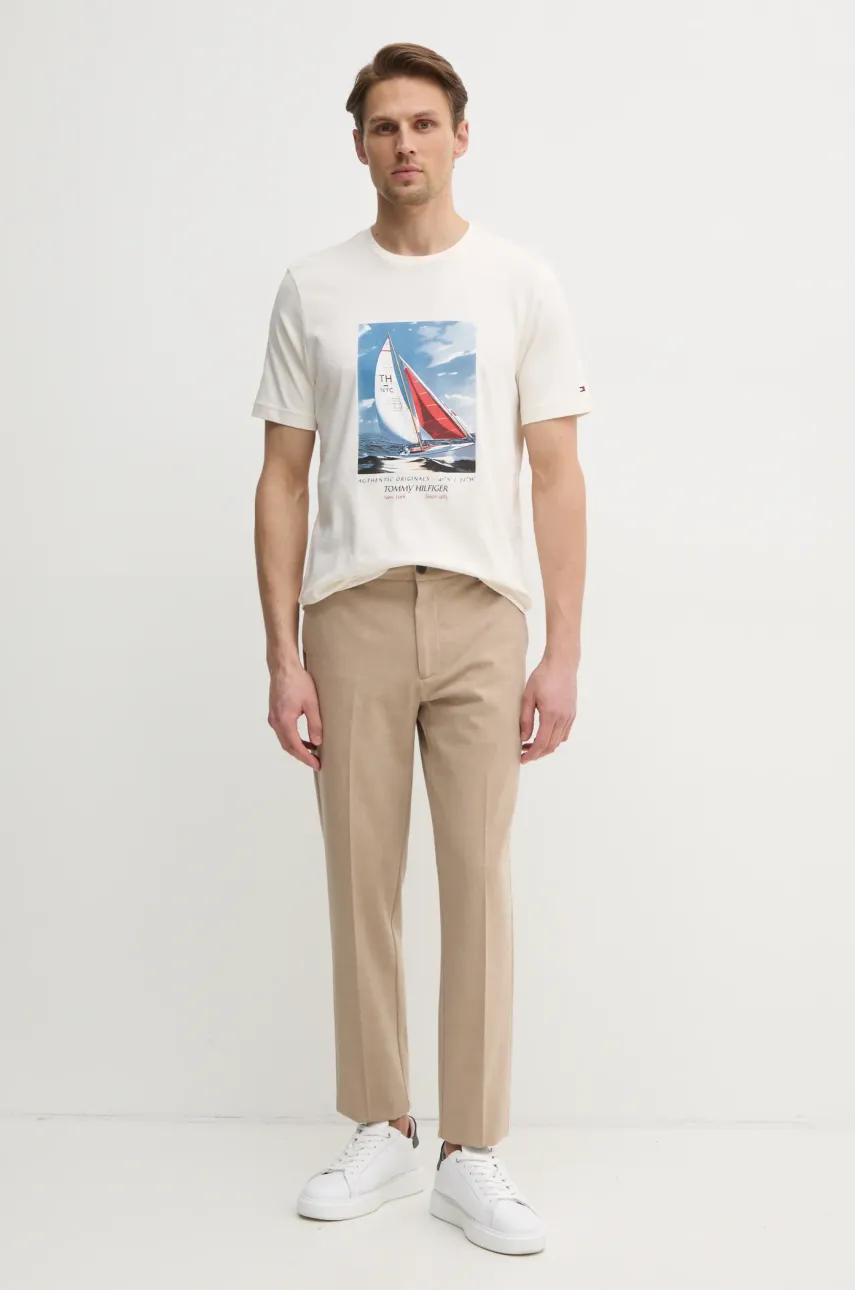 Хлопковая футболка Tommy Hilfiger мужская цвет бежевый с принтом MW0MW38615 Хлопковая футболка Tommy Hilfiger мужская цвет бежевый с принтом MW0MW38615