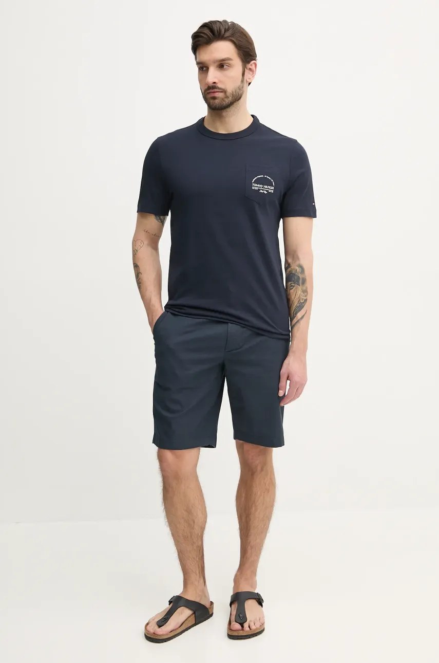 Хлопковая футболка Tommy Hilfiger мужская цвет синий с принтом MW0MW38623 Хлопковая футболка Tommy Hilfiger мужская цвет синий с принтом MW0MW38623