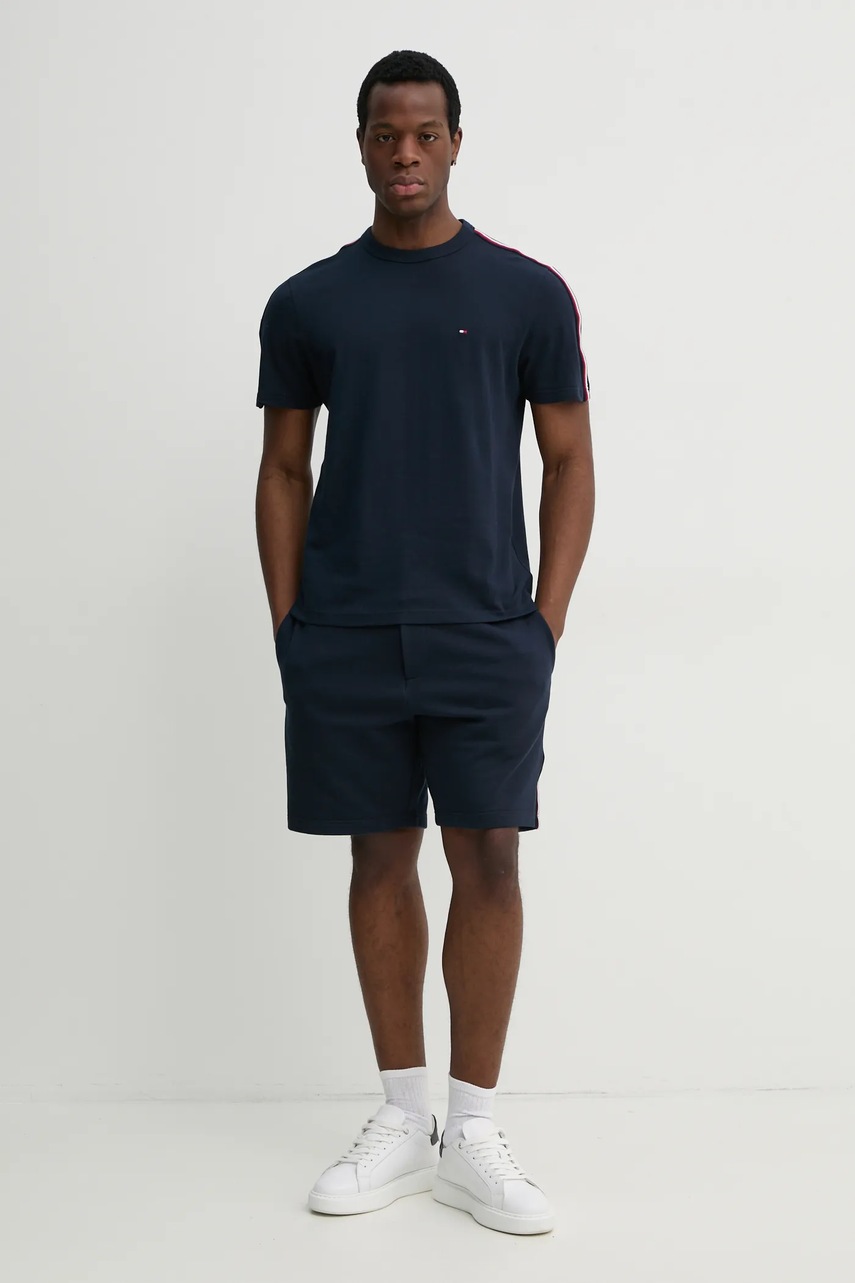 Хлопковая футболка Tommy Hilfiger мужская цвет синий однотонная MW0MW38632 Хлопковая футболка Tommy Hilfiger мужская цвет синий однотонная MW0MW38632