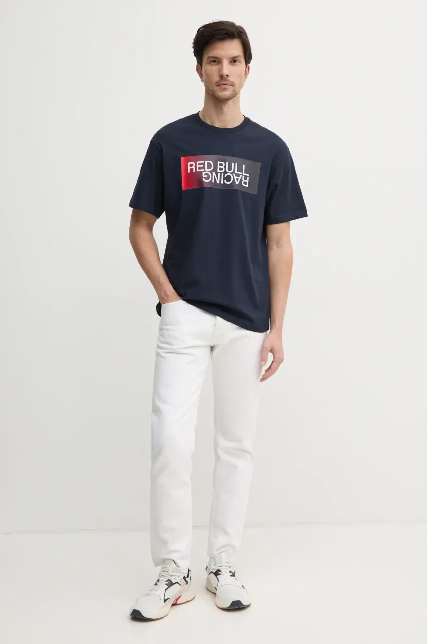 Хлопковая футболка Red Bull Racing x Pepe Jeans OMBRE LOGO TEE мужская цвет синий с принтом RM500019 Хлопковая футболка Red Bull Racing x Pepe Jeans OMBRE LOGO TEE мужская цвет синий с принтом RM500019