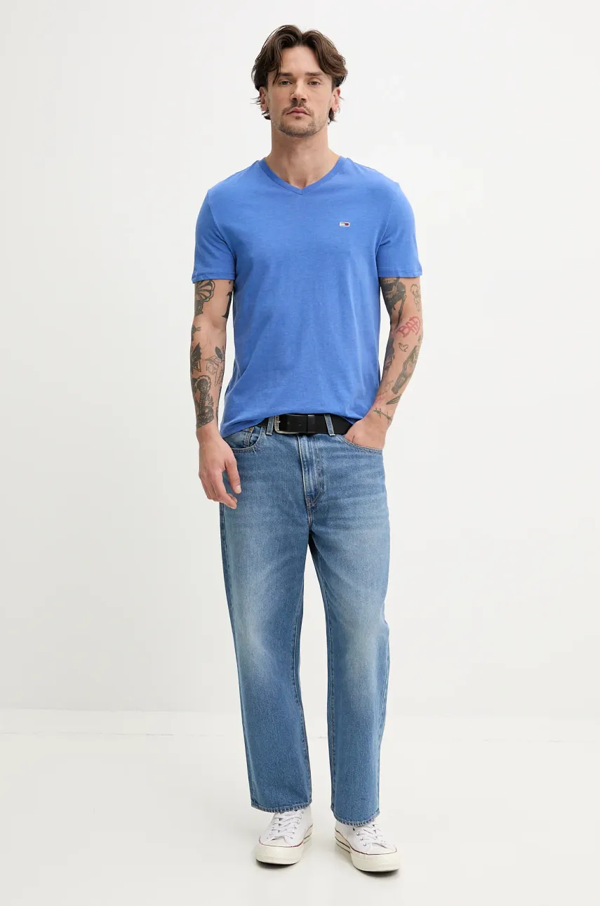 Футболка Tommy Jeans мужская однотонная DM0DM20364 Футболка Tommy Jeans мужская однотонная DM0DM20364