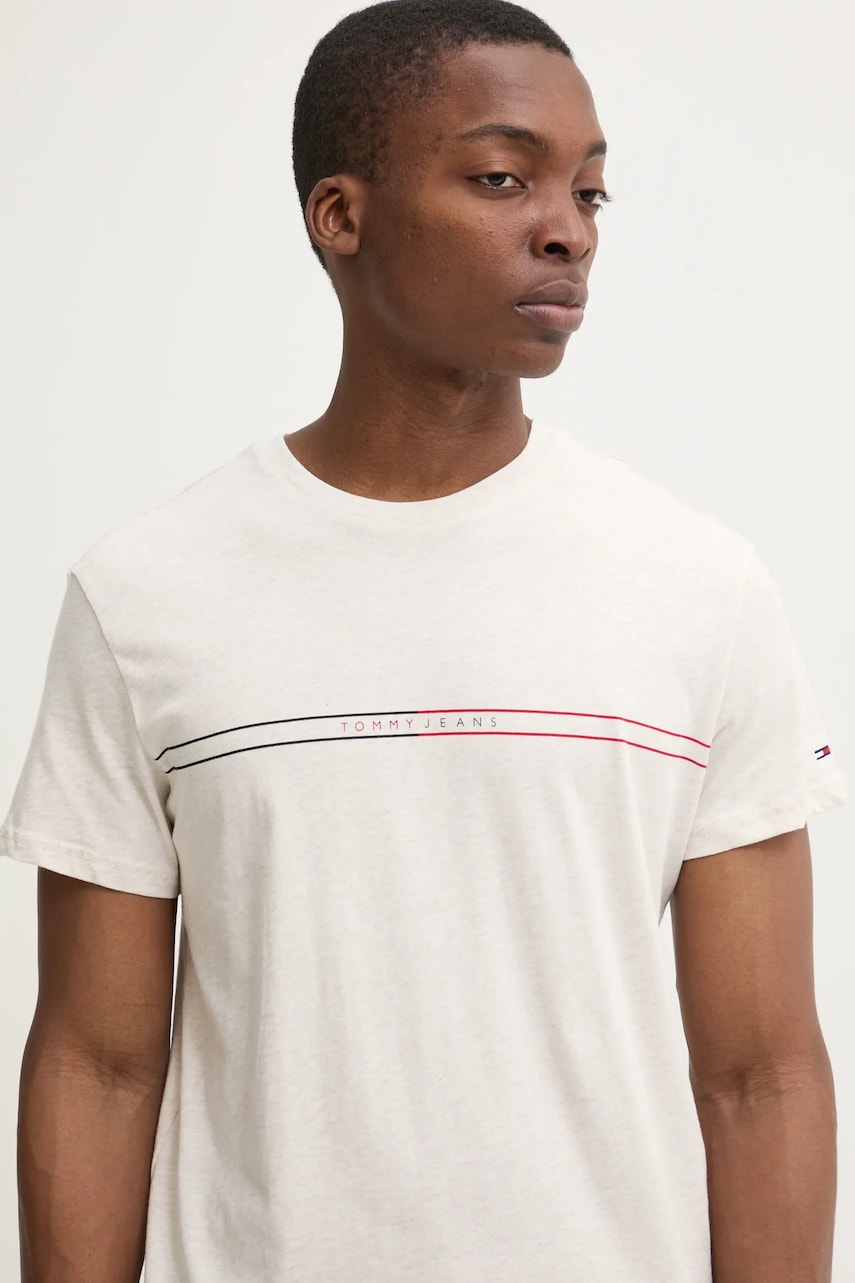 Tommy Jeans tricou bărbați, culoarea bej, cu imprimeu, DM0DM20779 Tommy Jeans tricou bărbați, culoarea bej, cu imprimeu, DM0DM20779