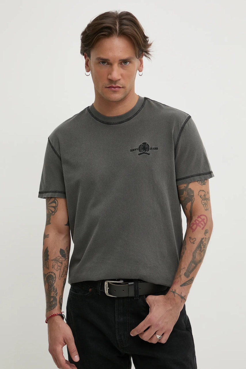 Tommy Jeans tricou din bumbac barbati, culoarea gri, cu imprimeu, DM0DM20787 Tommy Jeans tricou din bumbac barbati, culoarea gri, cu imprimeu, DM0DM20787