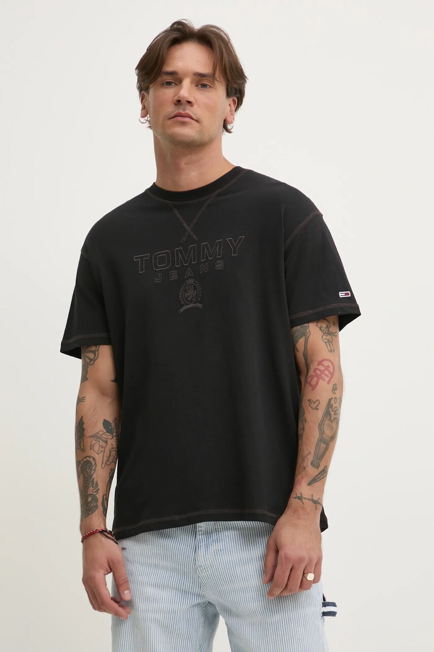 Tommy Jeans tricou din bumbac barbati, culoarea negru, cu imprimeu, DM0DM20805