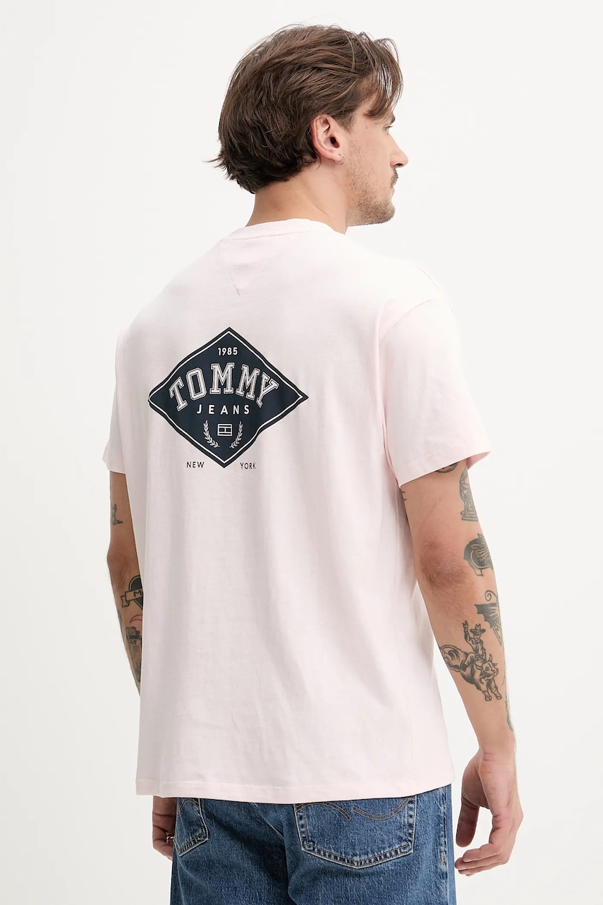 Tommy Jeans tricou din bumbac bărbați, culoarea roz, cu imprimeu, DM0DM20806 Tommy Jeans tricou din bumbac bărbați, culoarea roz, cu imprimeu, DM0DM20806