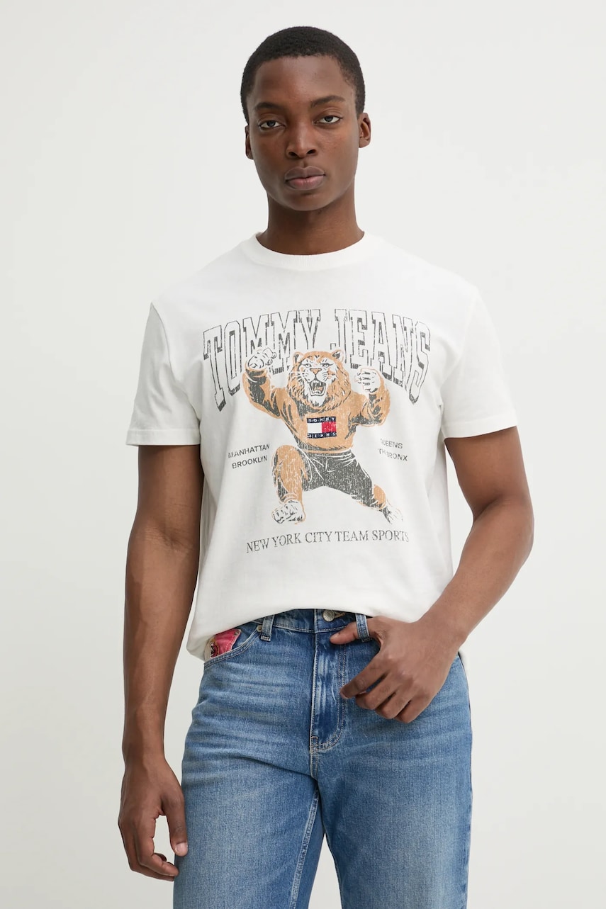 Tommy Jeans tricou bărbați, culoarea alb, cu imprimeu, DM0DM20818 Tommy Jeans tricou bărbați, culoarea alb, cu imprimeu, DM0DM20818