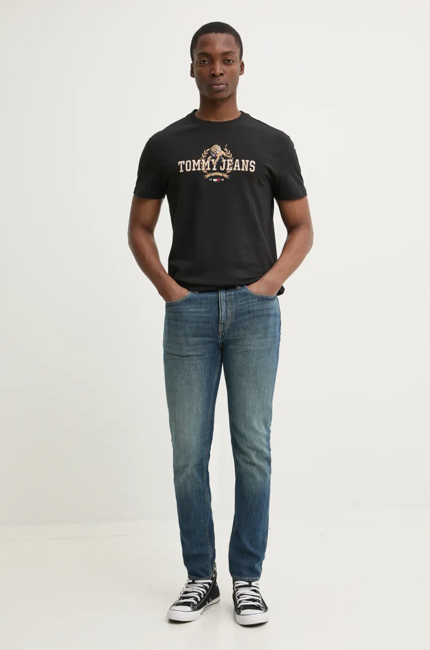 Футболка Tommy Jeans мужская цвет чёрный с аппликацией DM0DM20818 Футболка Tommy Jeans мужская цвет чёрный с аппликацией DM0DM20818