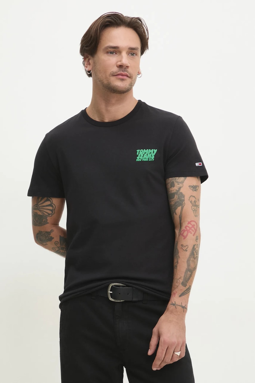 Tommy Jeans tricou din bumbac barbati, culoarea negru, neted, DM0DM21863 Tommy Jeans tricou din bumbac barbati, culoarea negru, neted, DM0DM21863