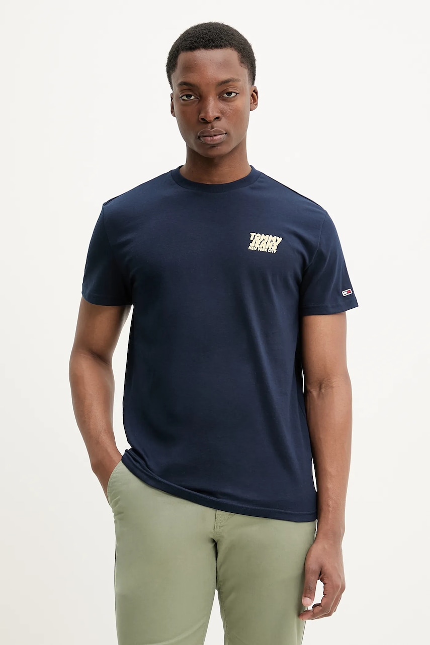 Tommy Jeans tricou din bumbac barbati, culoarea albastru marin, cu imprimeu, DM0DM21864
