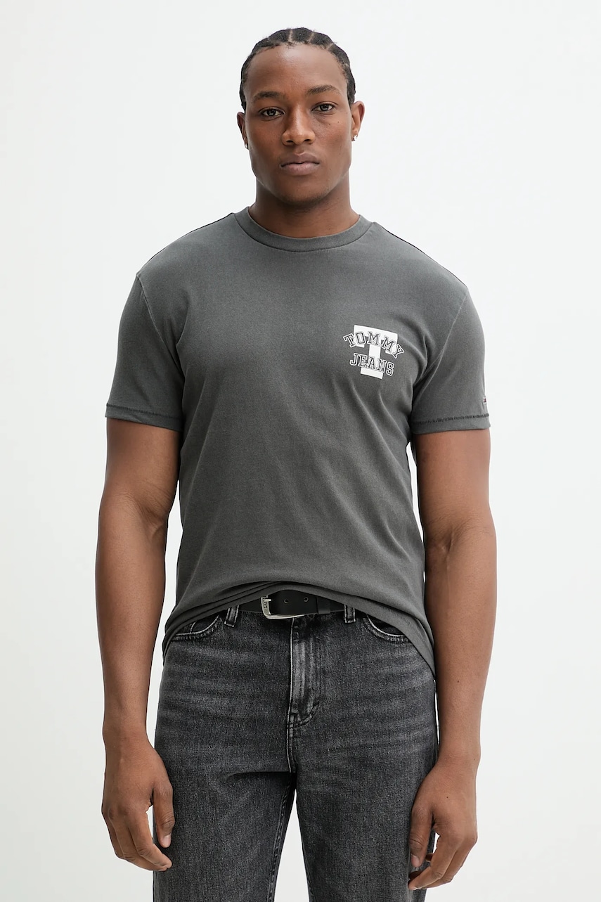 Tommy Jeans tricou din bumbac bărbați, culoarea gri, cu imprimeu, DM0DM20811 Tommy Jeans tricou din bumbac bărbați, culoarea gri, cu imprimeu, DM0DM20811